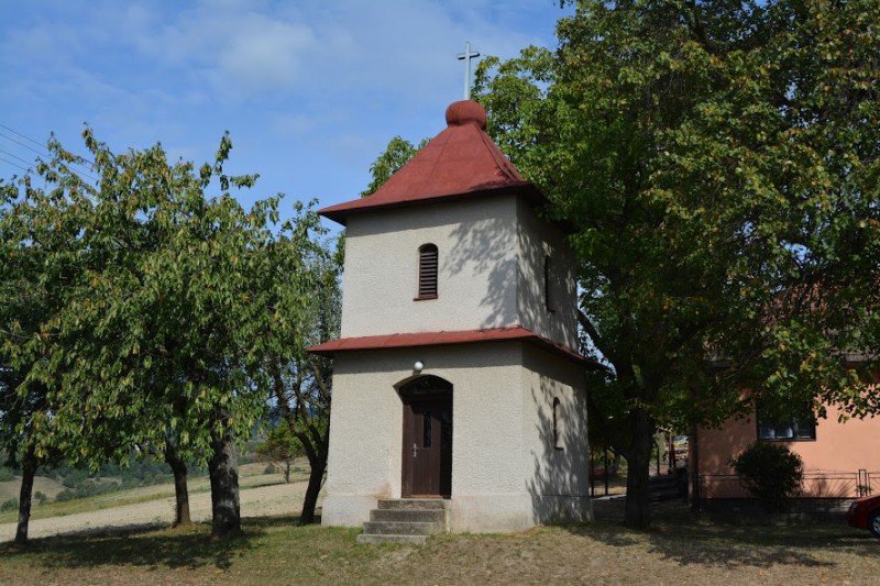 kaplnka pri Batkovcoch.JPG